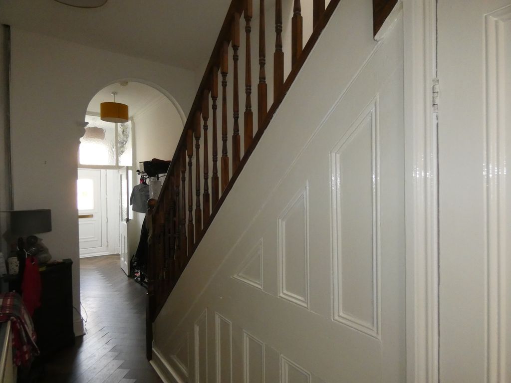 Entrance Hallway- click for photo gallery